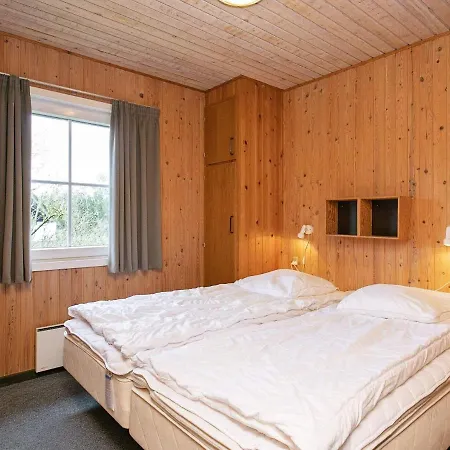 Σπίτι διακοπών Three-bedroom Holiday In 79 *